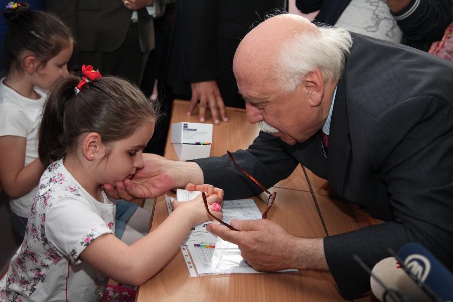 Minister Avcı distributes report cards