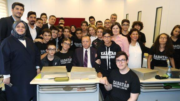 Cumhurbaşkanı Erdoğan ve Bakan Selçuk, 2018-2019 eğitim öğretim yılı açılış töreninde öğrencilerle buluştu